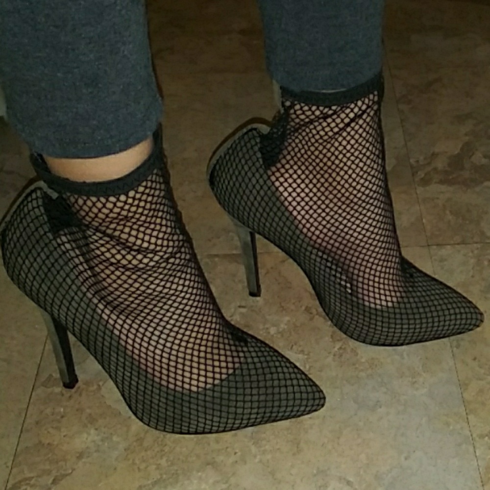 Olive green fishnet 👠